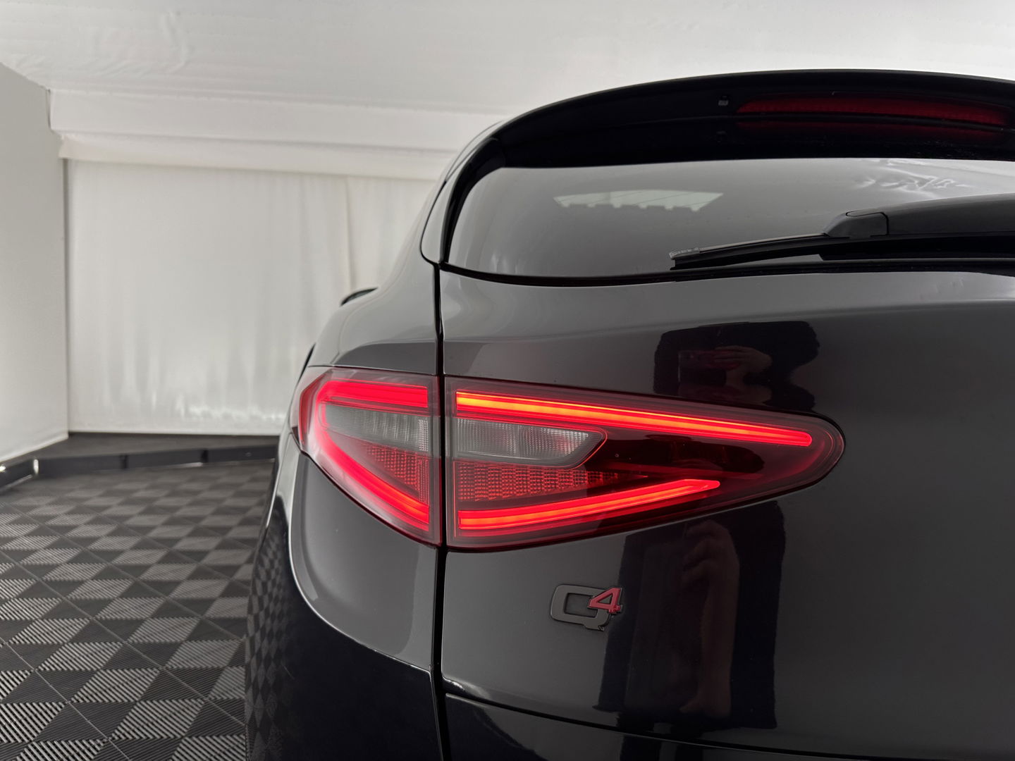 Alfa Romeo Stelvio 2.2d AWD Super Aut. *PANO | ADAPTIVE-CRUISE | LEATHER | XENON | MEMORY-PACK | HARMAN/KARDON | BLIND-SPOT | CAMERA | DAB+ | NAVI-FULLMAP | HEATED-SPORTSEATS | ECC | PDC | TOWBAR | 19''ALU*