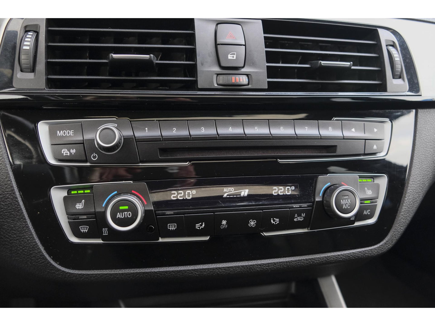 BMW 1-serie 118i M-sport 136pk Schuifdak M140i look Sportinterieur leder NLauto DAB Clima Cruise 18" LMV