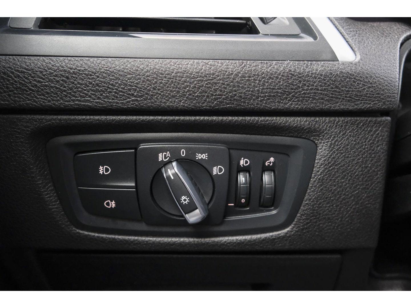 BMW 1-serie 118i M-sport 136pk Schuifdak M140i look Sportinterieur leder NLauto DAB Clima Cruise 18" LMV