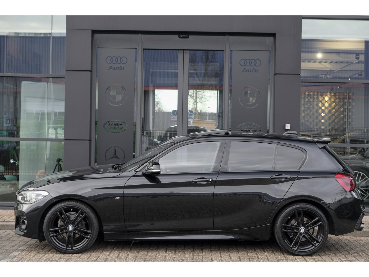 BMW 1-serie 118i M-sport 136pk Schuifdak M140i look Sportinterieur leder NLauto DAB Clima Cruise 18" LMV