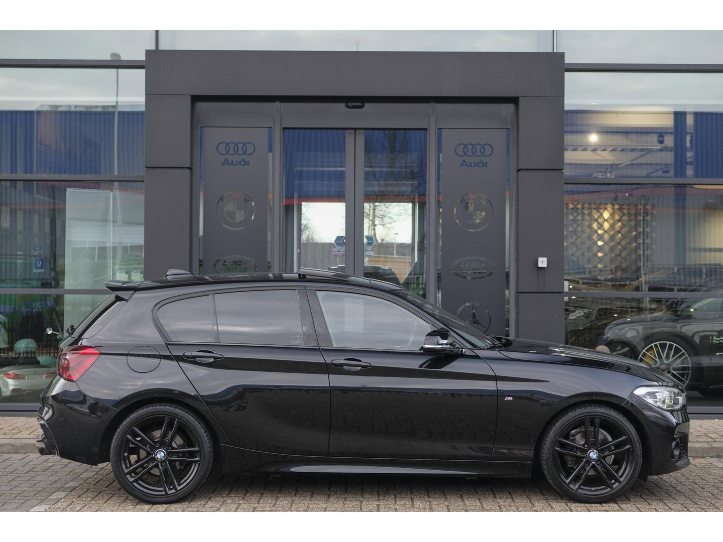 BMW 1-serie 118i M-sport 136pk Schuifdak M140i look Sportinterieur leder NLauto DAB Clima Cruise 18" LMV
