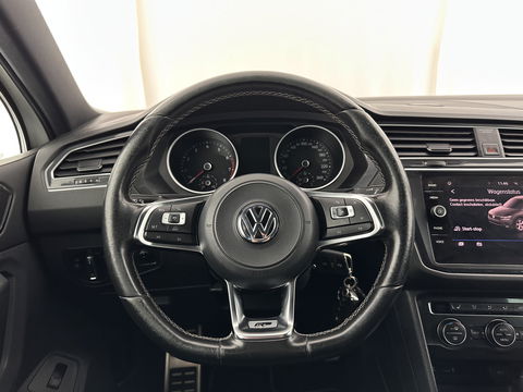 Volkswagen Tiguan 2.0 TSI 4Motion Highline Aut. *ADAPTIVE-CRUISE | FULL-LED | NAVI-FULLMAP | HEATED-COMFORTSEATS | CAMERA | NAVI-FULLMAP | SHIFT-PADDLES | PRIVACY-GLASS | ECC | PDC | 20''ALU*