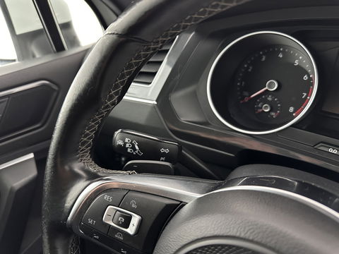 Volkswagen Tiguan 2.0 TSI 4Motion Highline Aut. *ADAPTIVE-CRUISE | FULL-LED | NAVI-FULLMAP | HEATED-COMFORTSEATS | CAMERA | NAVI-FULLMAP | SHIFT-PADDLES | PRIVACY-GLASS | ECC | PDC | 20''ALU*