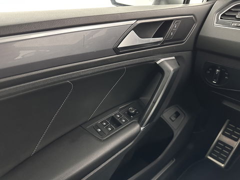 Volkswagen Tiguan 2.0 TSI 4Motion Highline Aut. *ADAPTIVE-CRUISE | FULL-LED | NAVI-FULLMAP | HEATED-COMFORTSEATS | CAMERA | NAVI-FULLMAP | SHIFT-PADDLES | PRIVACY-GLASS | ECC | PDC | 20''ALU*