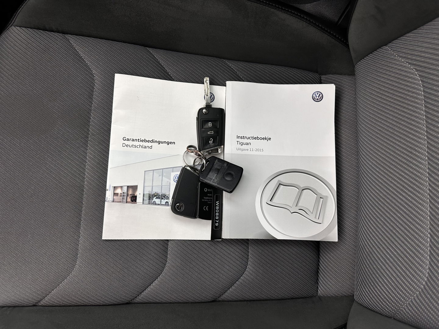 Volkswagen Tiguan 2.0 TSI 4Motion Highline Aut. *ADAPTIVE-CRUISE | FULL-LED | NAVI-FULLMAP | HEATED-COMFORTSEATS | CAMERA | NAVI-FULLMAP | SHIFT-PADDLES | PRIVACY-GLASS | ECC | PDC | 20''ALU*