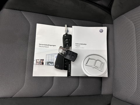 Volkswagen Tiguan 2.0 TSI 4Motion Highline Aut. *ADAPTIVE-CRUISE | FULL-LED | NAVI-FULLMAP | HEATED-COMFORTSEATS | CAMERA | NAVI-FULLMAP | SHIFT-PADDLES | PRIVACY-GLASS | ECC | PDC | 20''ALU*