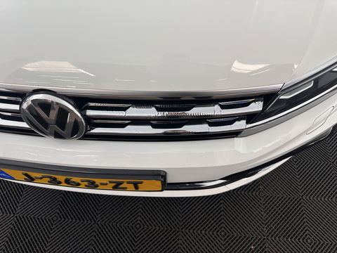 Volkswagen Tiguan 2.0 TSI 4Motion Highline Aut. *ADAPTIVE-CRUISE | FULL-LED | NAVI-FULLMAP | HEATED-COMFORTSEATS | CAMERA | NAVI-FULLMAP | SHIFT-PADDLES | PRIVACY-GLASS | ECC | PDC | 20''ALU*