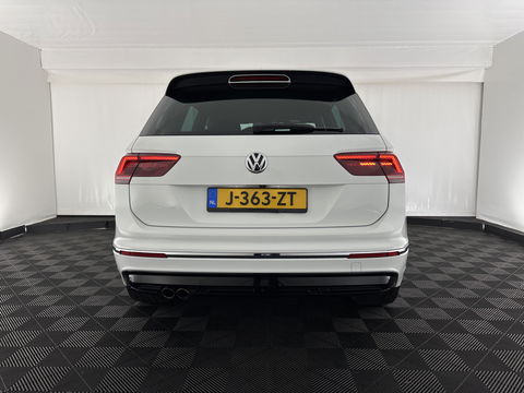Volkswagen Tiguan 2.0 TSI 4Motion Highline Aut. *ADAPTIVE-CRUISE | FULL-LED | NAVI-FULLMAP | HEATED-COMFORTSEATS | CAMERA | NAVI-FULLMAP | SHIFT-PADDLES | PRIVACY-GLASS | ECC | PDC | 20''ALU*