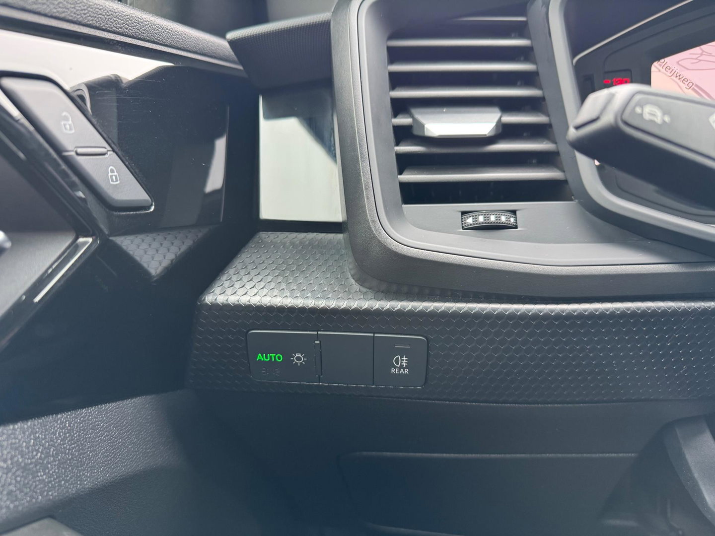 Audi A1 SPORTBACK 30 TFSI S Line S Tronic Navi PDC Virtual Stoelv.