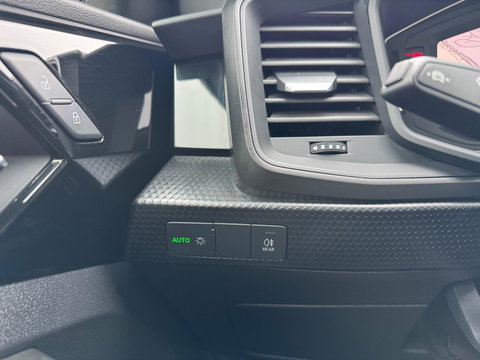 Audi A1 SPORTBACK 30 TFSI S Line S Tronic Navi PDC Virtual Stoelv.