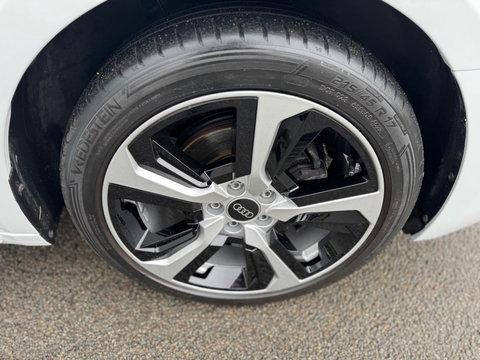 Audi A1 SPORTBACK 30 TFSI S Line S Tronic Navi PDC Virtual Stoelv.