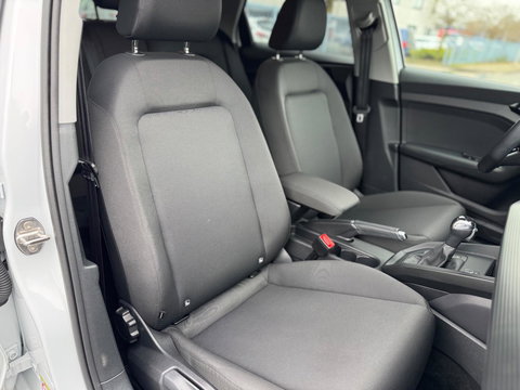 Audi A1 SPORTBACK 30 TFSI S Line S Tronic Navi PDC Virtual Stoelv.