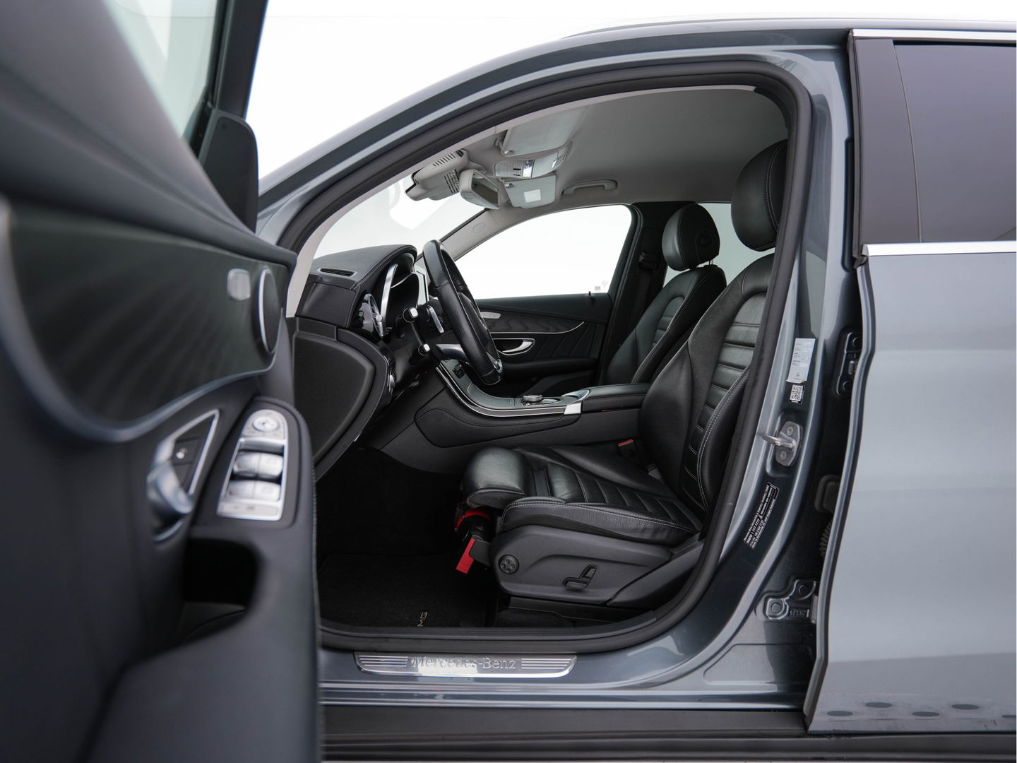 Mercedes-Benz GLC 350e 4MATIC Premium Plus Plug-in Aut. *LEATHER | FULL-LED | BLIND-SPOT | HEATED-SPORTSEATS | CAMERA | KEYLESS | AIR-SUSPENSION | ADAPTIVE-CRUISE | PRIVACY-GLASS | NAVI-FULLMAP | 20''ALU*