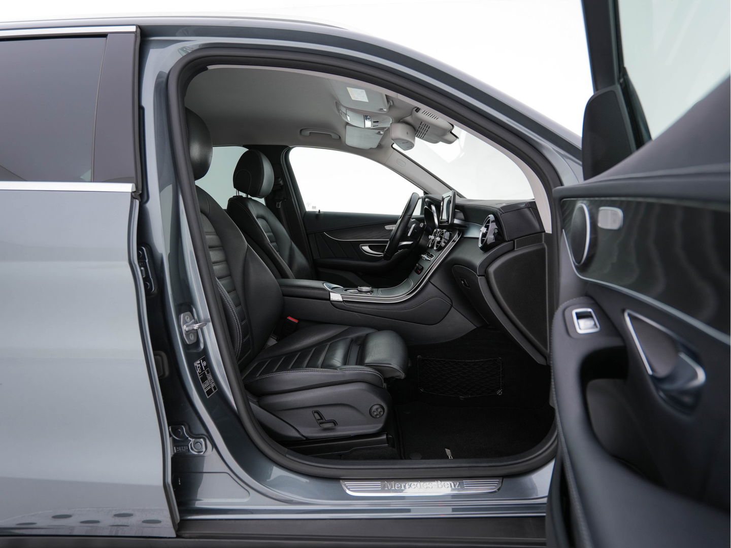 Mercedes-Benz GLC 350e 4MATIC Premium Plus Plug-in Aut. *LEATHER | FULL-LED | BLIND-SPOT | HEATED-SPORTSEATS | CAMERA | KEYLESS | AIR-SUSPENSION | ADAPTIVE-CRUISE | PRIVACY-GLASS | NAVI-FULLMAP | 20''ALU*