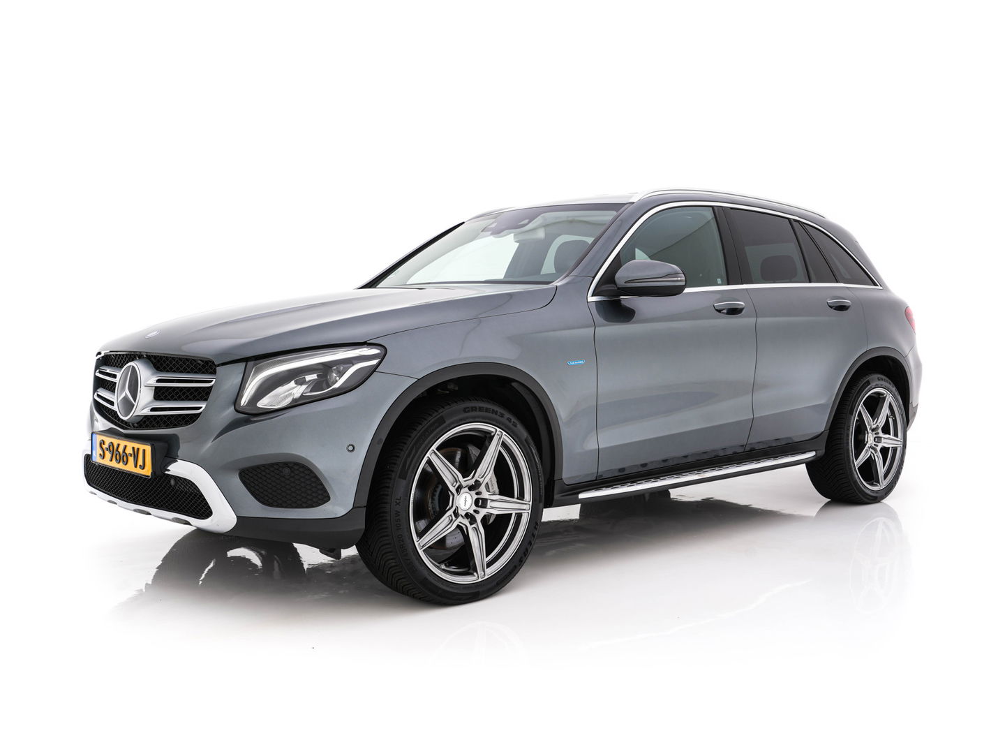 Mercedes-Benz GLC 350e 4MATIC Premium Plus Plug-in Aut. *LEATHER | FULL-LED | BLIND-SPOT | HEATED-SPORTSEATS | CAMERA | KEYLESS | AIR-SUSPENSION | ADAPTIVE-CRUISE | PRIVACY-GLASS | NAVI-FULLMAP | 20''ALU*