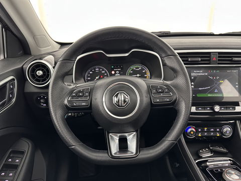 MG ZS EV Luxury 45 kWh INCL-BTW) Aut. *PANO | LEATHER | CCS-FASTLOADER | KEYLESS | NAVI-FULLMAP | ADAPTIVE-CRUISE | CAMERA | HEATED-SPORTSEATS | CARPLAY | BLINDSPOT | DAB | LANE-ASSIST | 17''ALU*