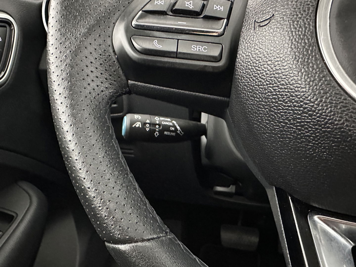 MG ZS EV Luxury 45 kWh INCL-BTW) Aut. *PANO | LEATHER | CCS-FASTLOADER | KEYLESS | NAVI-FULLMAP | ADAPTIVE-CRUISE | CAMERA | HEATED-SPORTSEATS | CARPLAY | BLINDSPOT | DAB | LANE-ASSIST | 17''ALU*