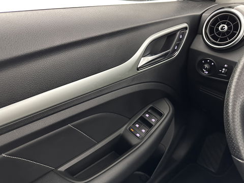 MG ZS EV Luxury 45 kWh INCL-BTW) Aut. *PANO | LEATHER | CCS-FASTLOADER | KEYLESS | NAVI-FULLMAP | ADAPTIVE-CRUISE | CAMERA | HEATED-SPORTSEATS | CARPLAY | BLINDSPOT | DAB | LANE-ASSIST | 17''ALU*