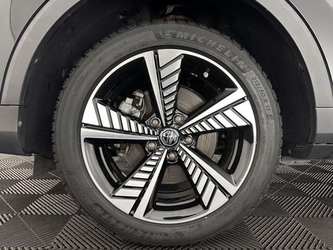 MG ZS EV Luxury 45 kWh INCL-BTW) Aut. *PANO | LEATHER | CCS-FASTLOADER | KEYLESS | NAVI-FULLMAP | ADAPTIVE-CRUISE | CAMERA | HEATED-SPORTSEATS | CARPLAY | BLINDSPOT | DAB | LANE-ASSIST | 17''ALU*