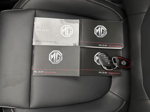 MG ZS EV Luxury 45 kWh INCL-BTW) Aut. *PANO | LEATHER | CCS-FASTLOADER | KEYLESS | NAVI-FULLMAP | ADAPTIVE-CRUISE | CAMERA | HEATED-SPORTSEATS | CARPLAY | BLINDSPOT | DAB | LANE-ASSIST | 17''ALU*