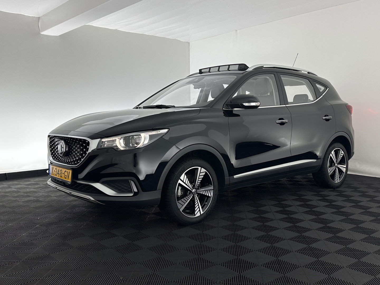 MG ZS EV Luxury 45 kWh INCL-BTW) Aut. *PANO | LEATHER | CCS-FASTLOADER | KEYLESS | NAVI-FULLMAP | ADAPTIVE-CRUISE | CAMERA | HEATED-SPORTSEATS | CARPLAY | BLINDSPOT | DAB | LANE-ASSIST | 17''ALU*