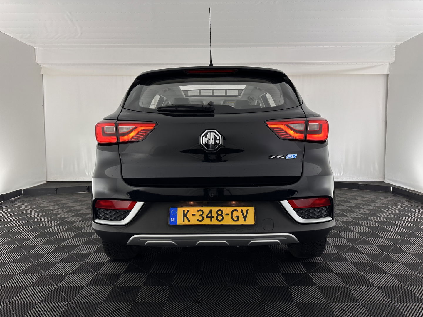 MG ZS EV Luxury 45 kWh INCL-BTW) Aut. *PANO | LEATHER | CCS-FASTLOADER | KEYLESS | NAVI-FULLMAP | ADAPTIVE-CRUISE | CAMERA | HEATED-SPORTSEATS | CARPLAY | BLINDSPOT | DAB | LANE-ASSIST | 17''ALU*