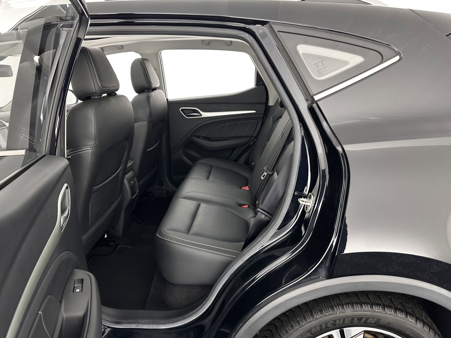 MG ZS EV Luxury 45 kWh INCL-BTW) Aut. *PANO | LEATHER | CCS-FASTLOADER | KEYLESS | NAVI-FULLMAP | ADAPTIVE-CRUISE | CAMERA | HEATED-SPORTSEATS | CARPLAY | BLINDSPOT | DAB | LANE-ASSIST | 17''ALU*