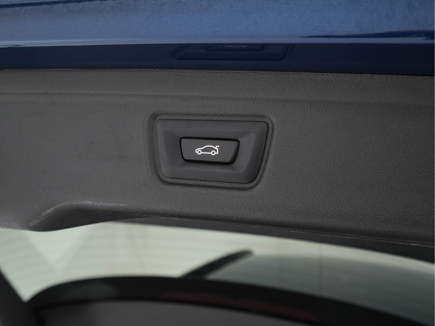 BMW 3 Serie Touring 320e Business Edition Plus [Plug-In] (INCL-BTW) Aut. *LEATHER | FULL-LED | HEATED-SPORTSEATS | DIGI-COCKPIT | HIFI-SOUND | NAVI-FULLMAP | PRIVACYGLASS | PDC | AMBIENTLIGHT | DAB | KEYLESS | TOWBAR | 17"ALU* *