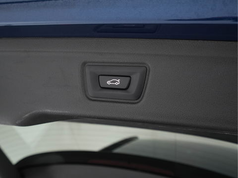 BMW 3 Serie Touring 320e Business Edition Plus [Plug-In] (INCL-BTW) Aut. *LEATHER | FULL-LED | HEATED-SPORTSEATS | DIGI-COCKPIT | HIFI-SOUND | NAVI-FULLMAP | PRIVACYGLASS | PDC | AMBIENTLIGHT | DAB | KEYLESS | TOWBAR | 17"ALU* *