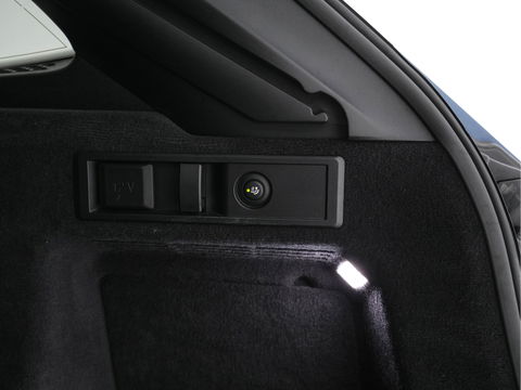 BMW 3 Serie Touring 320e Business Edition Plus [Plug-In] (INCL-BTW) Aut. *LEATHER | FULL-LED | HEATED-SPORTSEATS | DIGI-COCKPIT | HIFI-SOUND | NAVI-FULLMAP | PRIVACYGLASS | PDC | AMBIENTLIGHT | DAB | KEYLESS | TOWBAR | 17"ALU* *