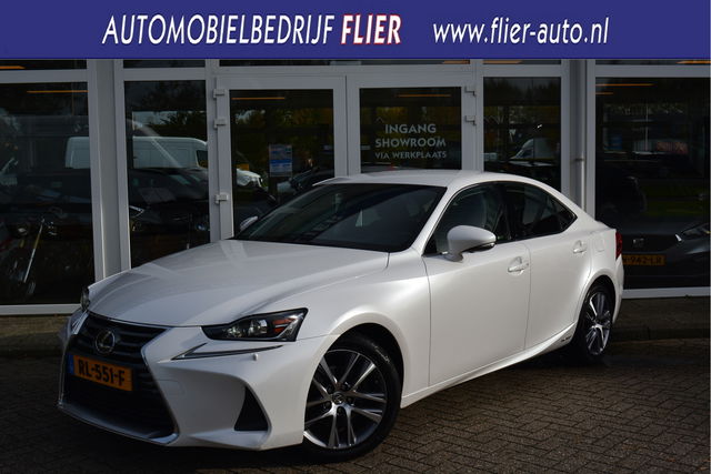 Lexus IS - 300h Hybrid Business Line ✅Orig. NL ✅ NAP ✅ Cruise ✅ Clima ✅ Navi ✅