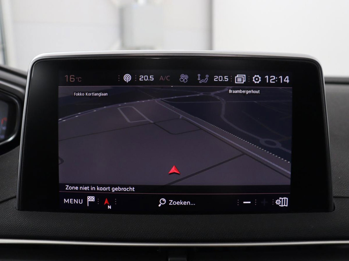 Peugeot 3008 1.6 e-THP Allure | Panoramadak | Trekhaak | Stoelverwarming | Adaptive cruise | FOCAL Sound | 360 Camera | Half leder | Keyless | Full LED | Massage | Navigatie