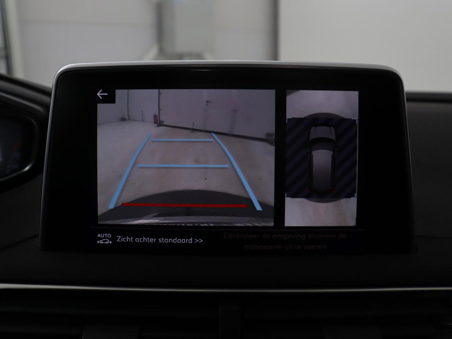 Peugeot 3008 1.6 e-THP Allure | Panoramadak | Trekhaak | Stoelverwarming | Adaptive cruise | FOCAL Sound | 360 Camera | Half leder | Keyless | Full LED | Massage | Navigatie