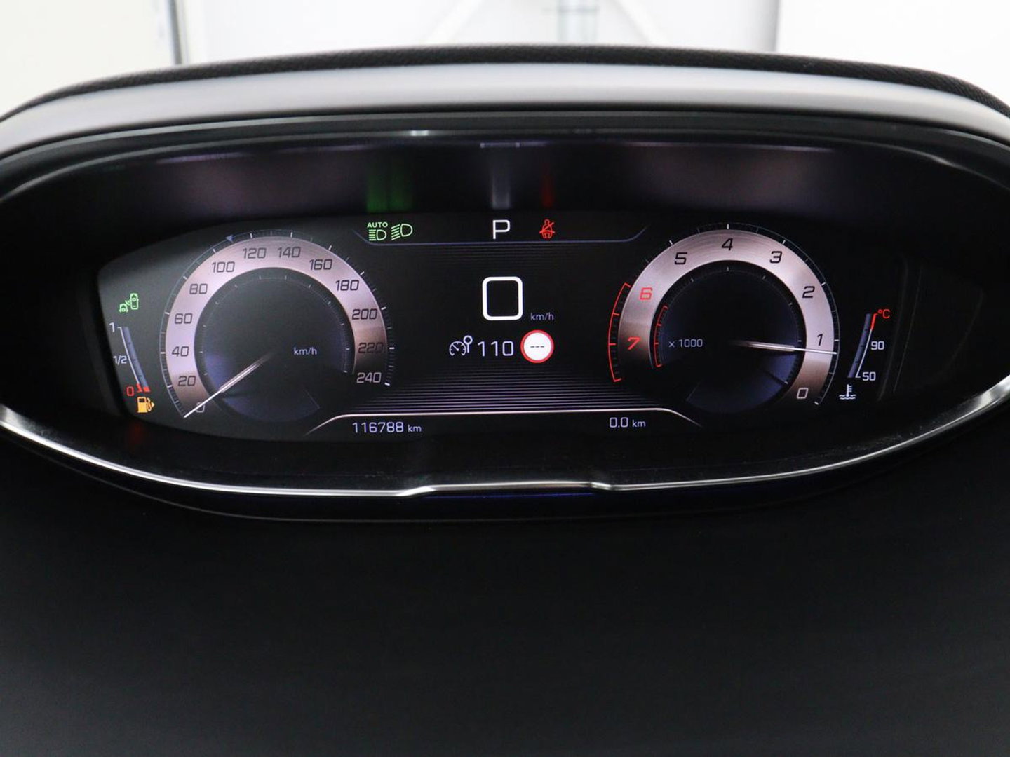 Peugeot 3008 1.6 e-THP Allure | Panoramadak | Trekhaak | Stoelverwarming | Adaptive cruise | FOCAL Sound | 360 Camera | Half leder | Keyless | Full LED | Massage | Navigatie