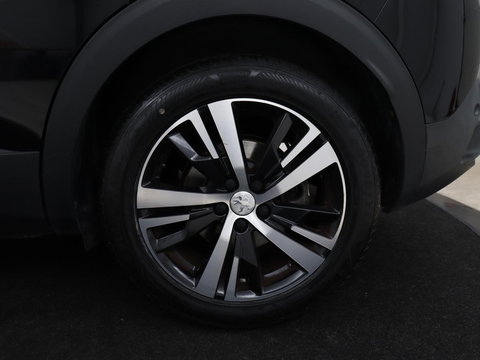 Peugeot 3008 1.6 e-THP Allure | Panoramadak | Trekhaak | Stoelverwarming | Adaptive cruise | FOCAL Sound | 360 Camera | Half leder | Keyless | Full LED | Massage | Navigatie