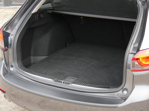 Mazda 6 SPORTBREAK 2.0 COMFORT/ HEAD-UP/ CARPLAY/ KEYLESS/ CAMERA