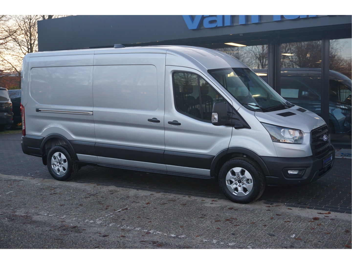 Ford Transit 350L 130PK AUT L3H2 BPM VRIJ!! Sync4 Navi, 360 Camera, LM Velg, Trekhaak!! NR. A65