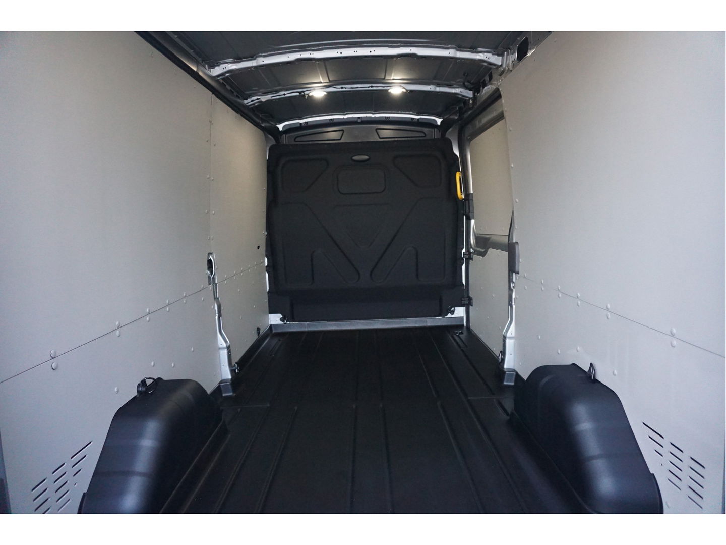 Ford Transit 350L 130PK L3H2 BPM VRIJ!! Sync4 Navi, 360 Camera, LM Velg, Trekhaak!! NR. A100