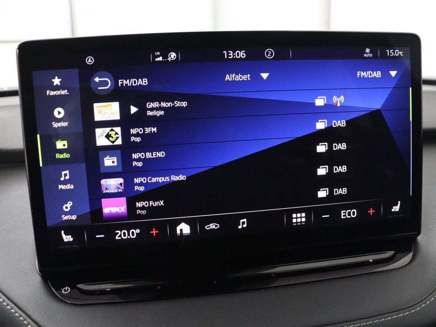 Škoda Enyaq iV 80 Sportline | SOH 94% | Panoramadak | Stoelverwarming | Memory | Adaptive cruise | Leder/Alcantara | Camera | Carplay | Keyless | DAB | Navigatie | Matrix LED