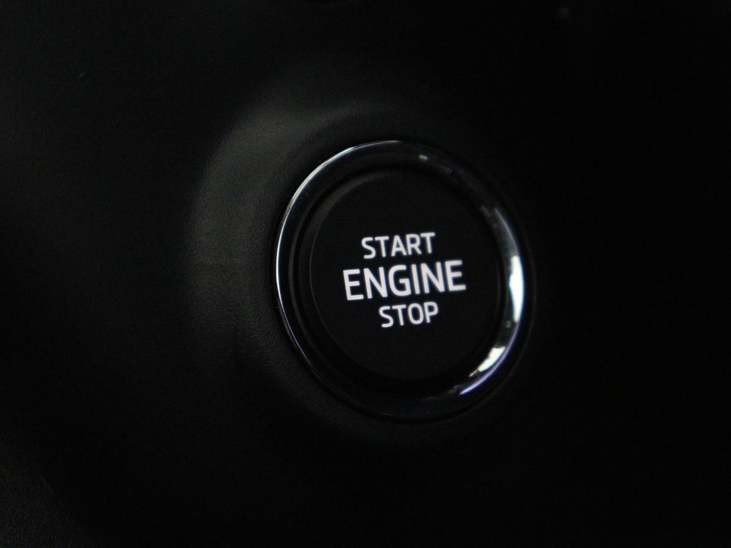 Škoda Enyaq iV 80 Sportline | SOH 94% | Panoramadak | Stoelverwarming | Memory | Adaptive cruise | Leder/Alcantara | Camera | Carplay | Keyless | DAB | Navigatie | Matrix LED