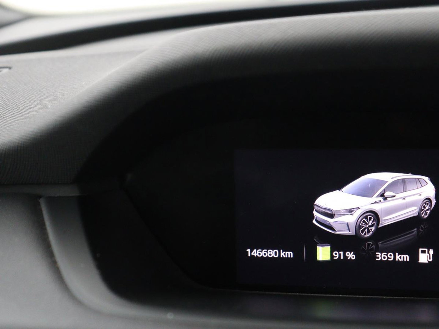 Škoda Enyaq iV 80 Sportline | SOH 94% | Panoramadak | Stoelverwarming | Memory | Adaptive cruise | Leder/Alcantara | Camera | Carplay | Keyless | DAB | Navigatie | Matrix LED