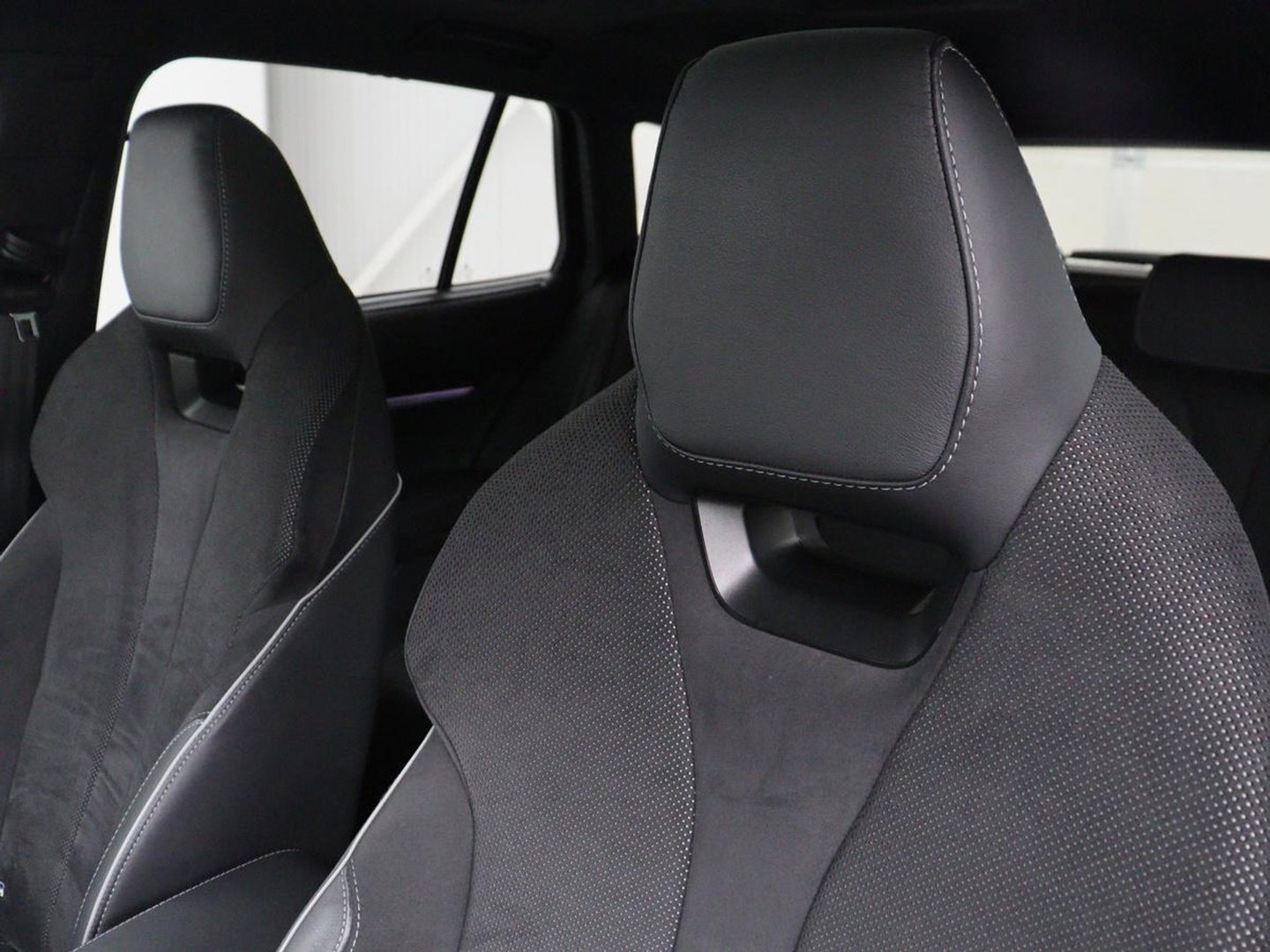 Škoda Enyaq iV 80 Sportline | SOH 94% | Panoramadak | Stoelverwarming | Memory | Adaptive cruise | Leder/Alcantara | Camera | Carplay | Keyless | DAB | Navigatie | Matrix LED