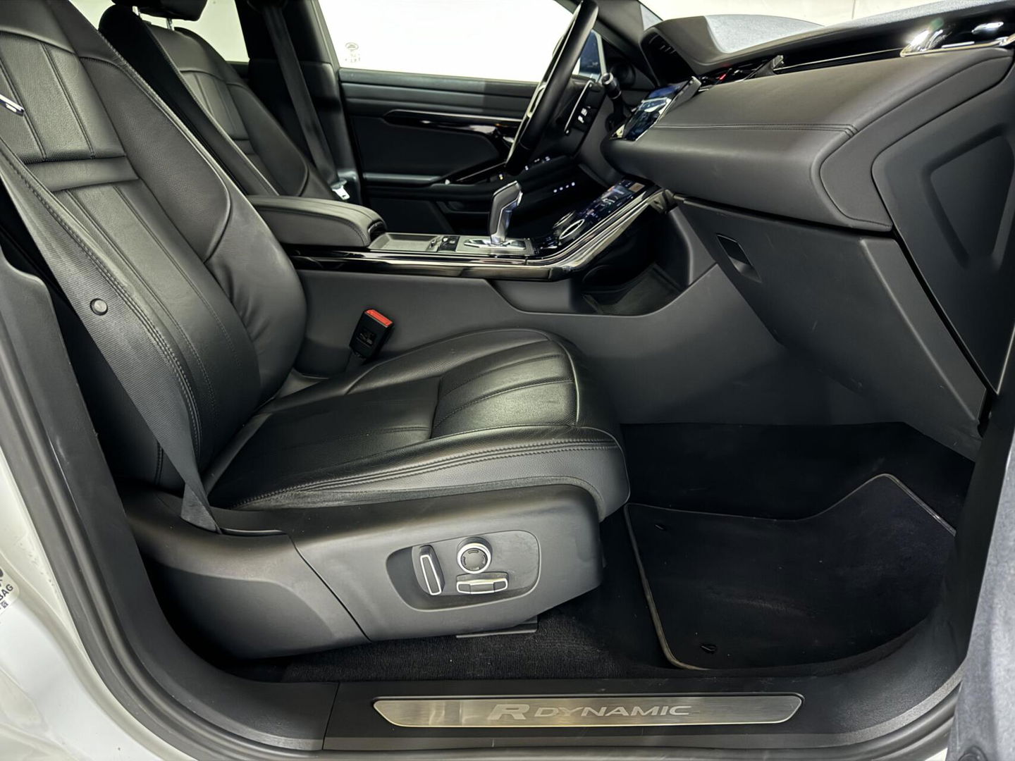 Land Rover Range Rover Evoque 1.5 P300e AWD R-Dynamic Pano HUD 360° CarPlay