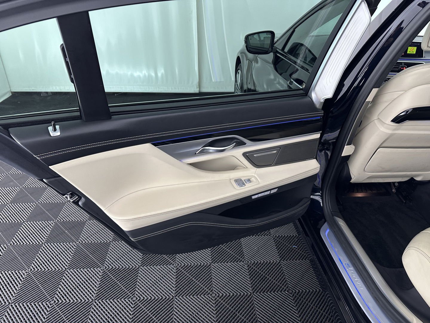 BMW 7 Serie 740Le xDrive iPerformance High Executive *PANO | HEAD-UP | ADAPTIVE-CRUISE | FULL-LED | MASSAGE | LEATHER | HARMAN/KARDON | MEMORY-PACK | BLIS | TOP-VIEW | ENTERTAINMENT | DAB+ | KE