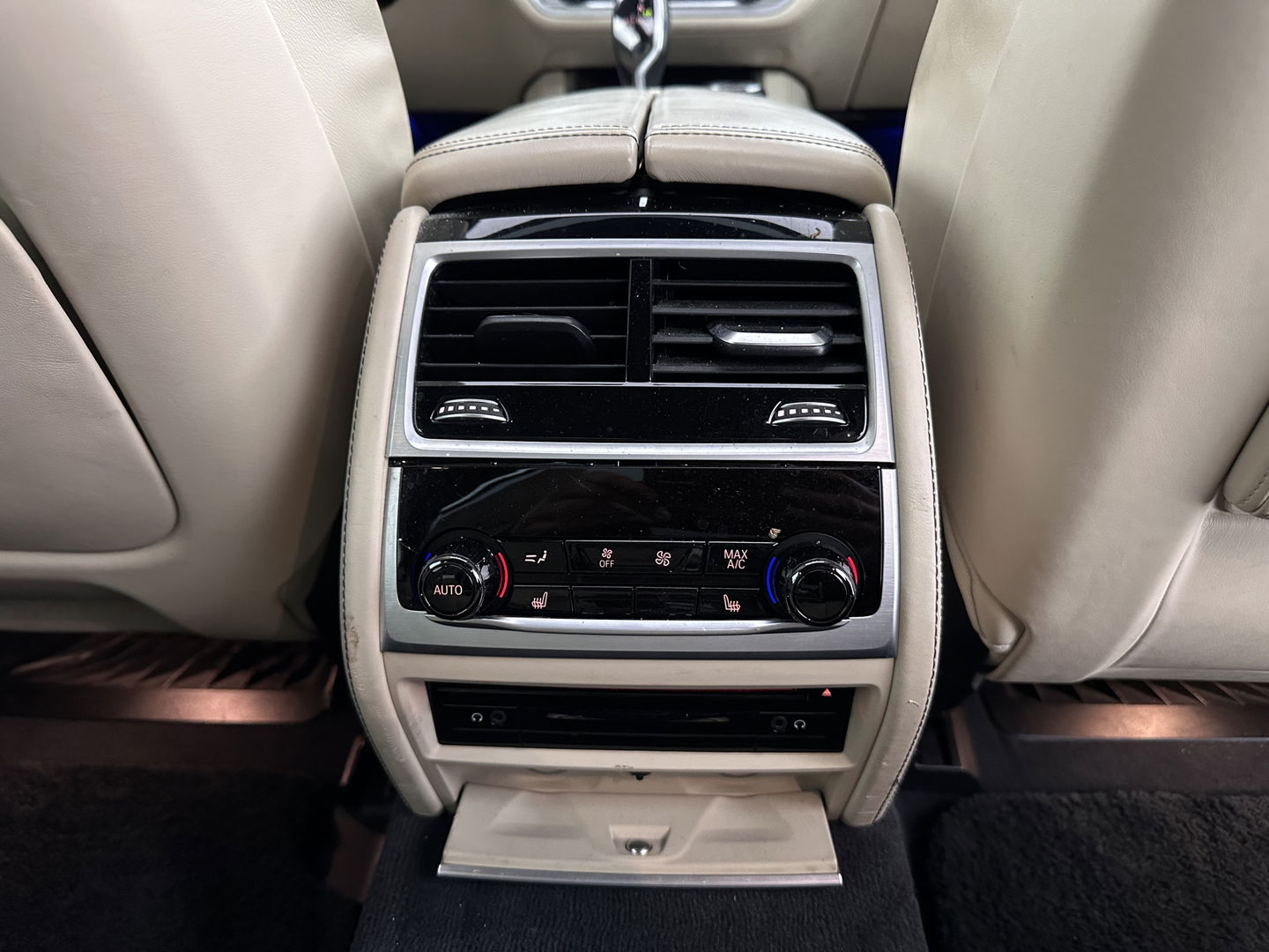 BMW 7 Serie 740Le xDrive iPerformance High Executive *PANO | HEAD-UP | ADAPTIVE-CRUISE | FULL-LED | MASSAGE | LEATHER | HARMAN/KARDON | MEMORY-PACK | BLIS | TOP-VIEW | ENTERTAINMENT | DAB+ | KE