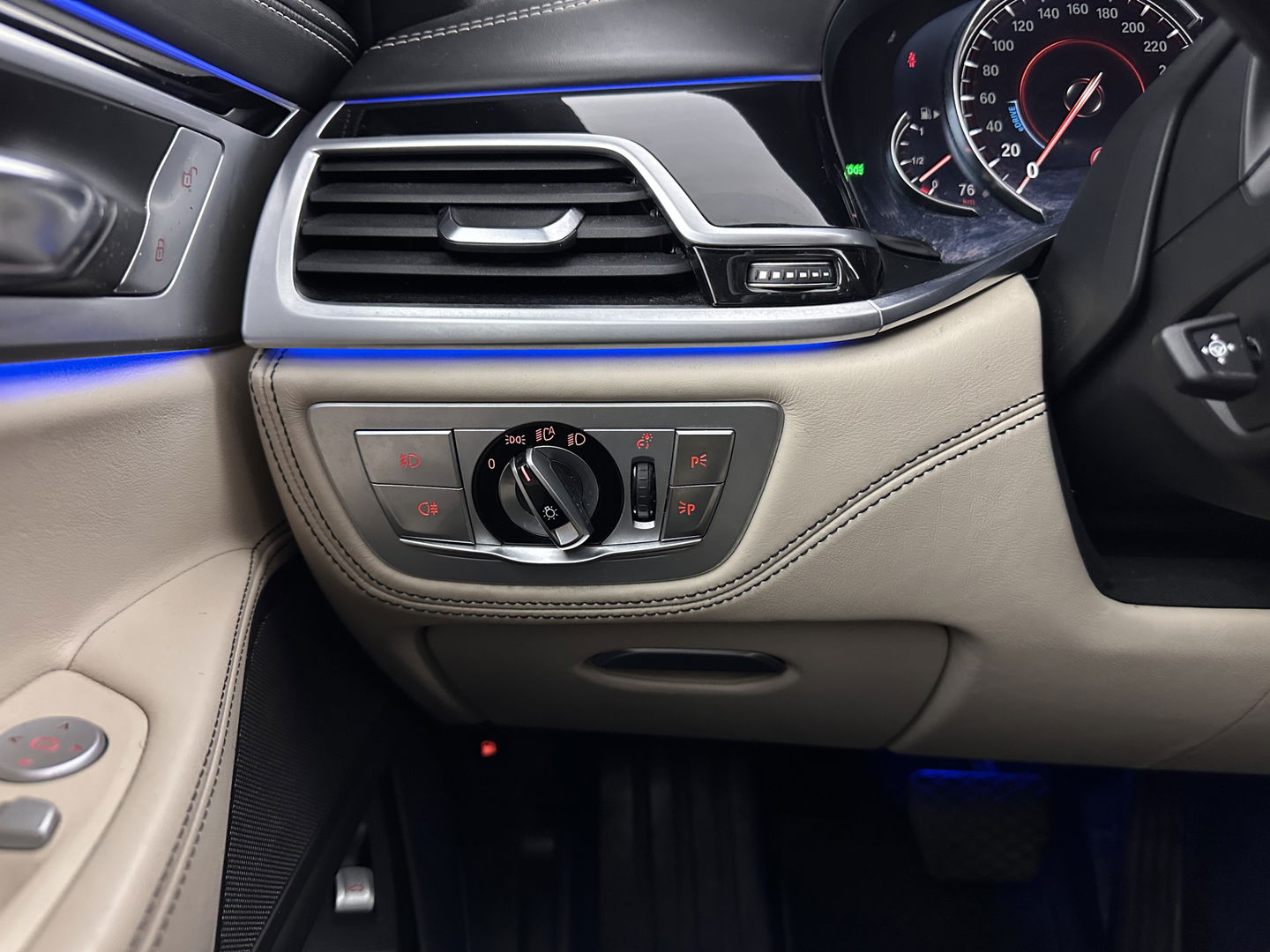 BMW 7 Serie 740Le xDrive iPerformance High Executive *PANO | HEAD-UP | ADAPTIVE-CRUISE | FULL-LED | MASSAGE | LEATHER | HARMAN/KARDON | MEMORY-PACK | BLIS | TOP-VIEW | ENTERTAINMENT | DAB+ | KE