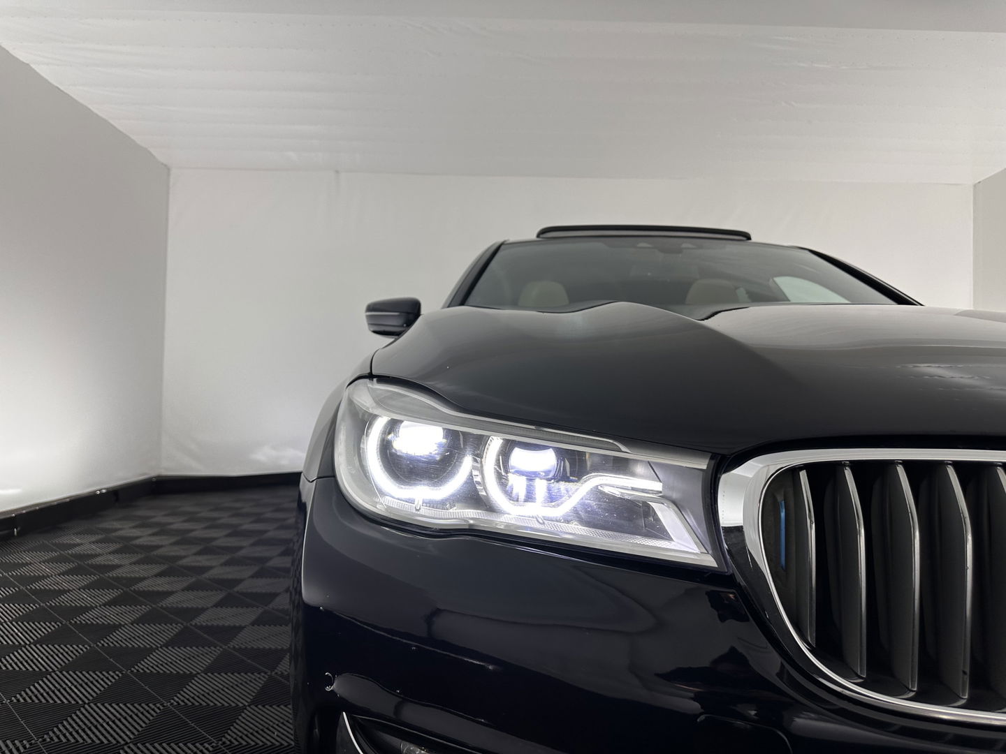 BMW 7 Serie 740Le xDrive iPerformance High Executive *PANO | HEAD-UP | ADAPTIVE-CRUISE | FULL-LED | MASSAGE | LEATHER | HARMAN/KARDON | MEMORY-PACK | BLIS | TOP-VIEW | ENTERTAINMENT | DAB+ | KE