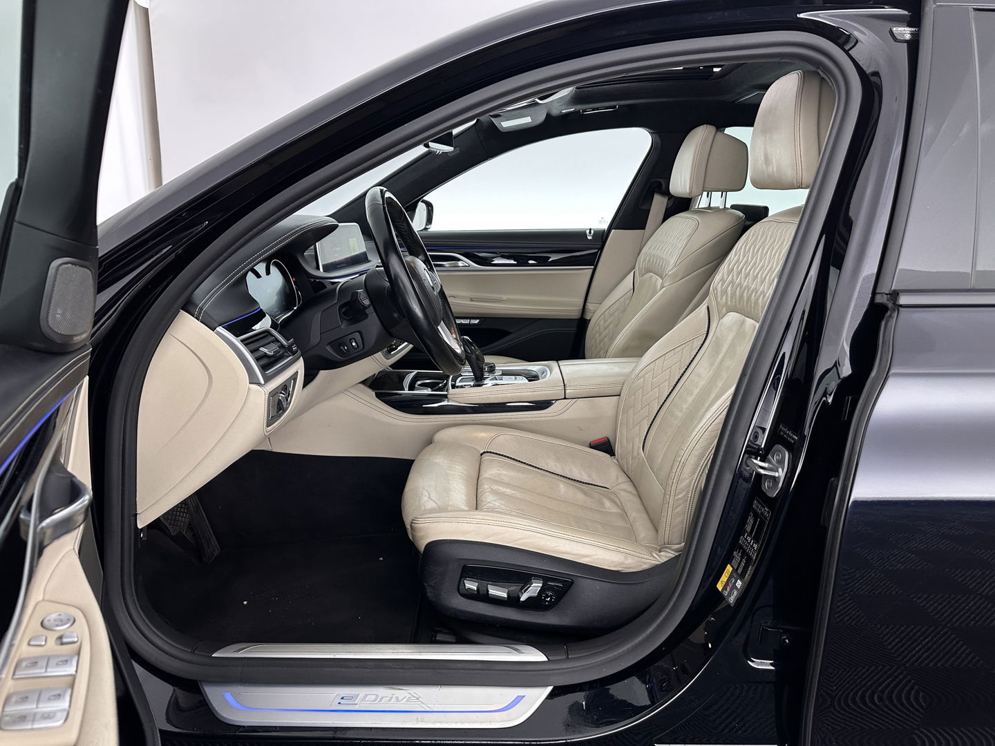 BMW 7 Serie 740Le xDrive iPerformance High Executive *PANO | HEAD-UP | ADAPTIVE-CRUISE | FULL-LED | MASSAGE | LEATHER | HARMAN/KARDON | MEMORY-PACK | BLIS | TOP-VIEW | ENTERTAINMENT | DAB+ | KE