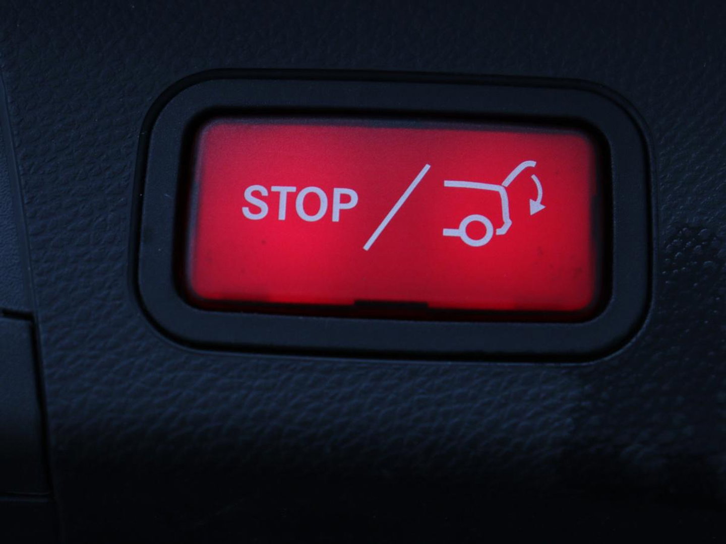 Mercedes-Benz C-Klasse 300e AMG Limited | SOH 91% | Panoramadak | 360 Camera | Stoelverwarming | Trekhaak | Carplay | Leder/Alcantara | Sfeerverlichting | Navigatie | Cruise control | Park Assist |