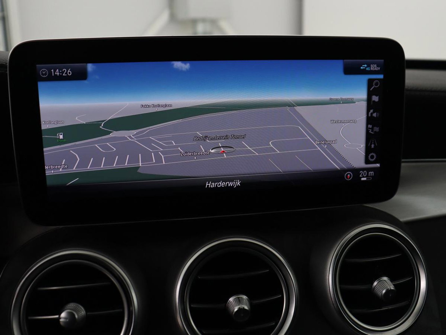 Mercedes-Benz C-Klasse 300e AMG Limited | SOH 91% | Panoramadak | 360 Camera | Stoelverwarming | Trekhaak | Carplay | Leder/Alcantara | Sfeerverlichting | Navigatie | Cruise control | Park Assist |